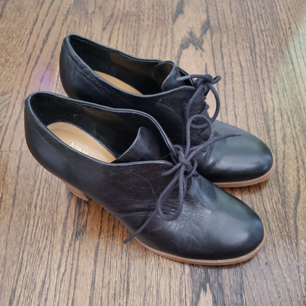 Black Leather Oxfore Heel